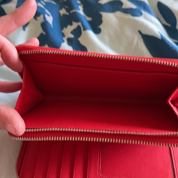 Brand new condition- signature Coach wallet red - Picture 4 of 4